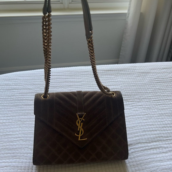 YSL Envelope Triquilt Medium in suede - Picture 1 of 4